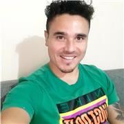 Profesor de fútbol dicta clases desde los 6 años en adelante